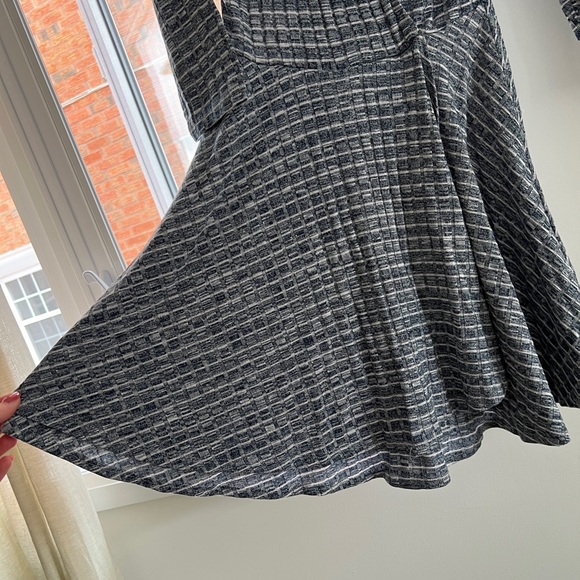 Winter wrap dress - Picture 2 of 5